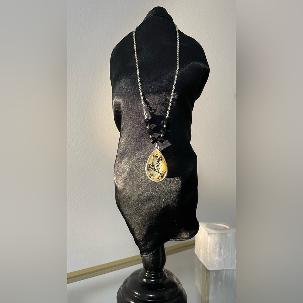 Women's Glass Amber Colored Pendant with Black Flowers Accenting 20" Chain!! 🎁